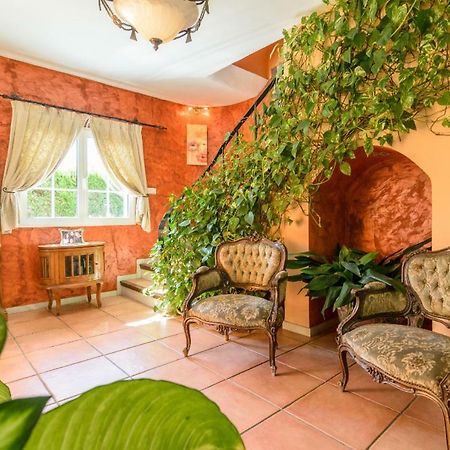 Habitaciones En Casa Centrica Con Piscina Almuñécar Eksteriør billede