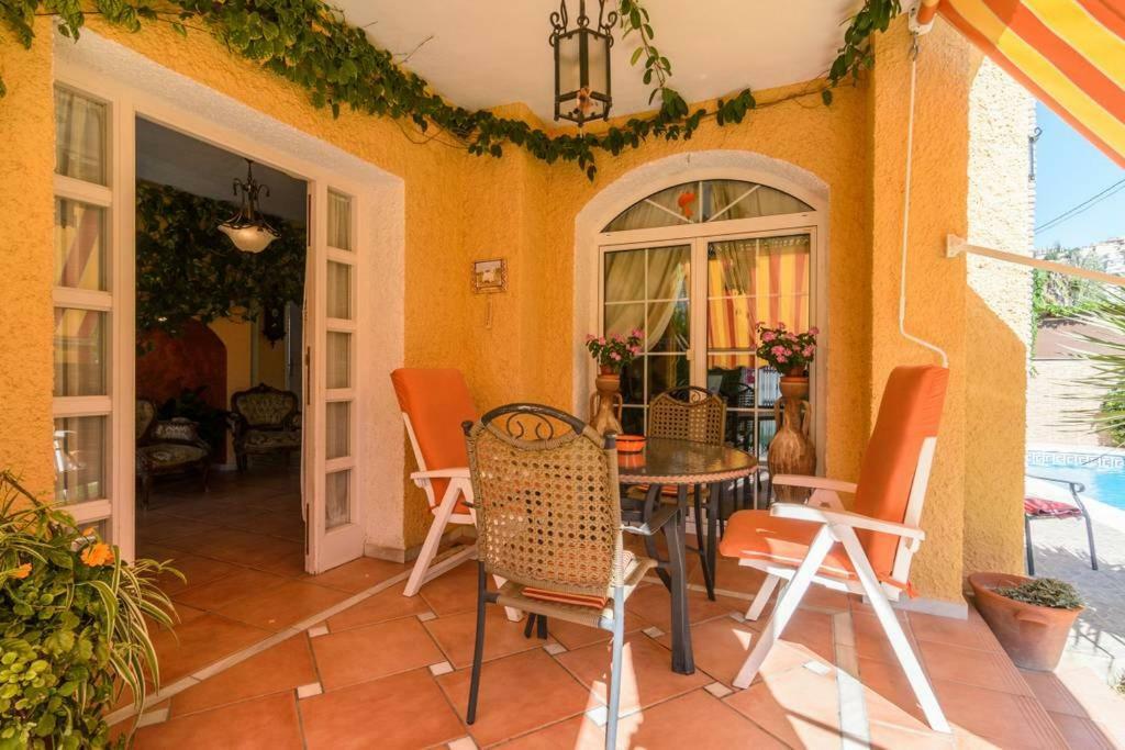 Habitaciones En Casa Centrica Con Piscina Almuñécar Eksteriør billede