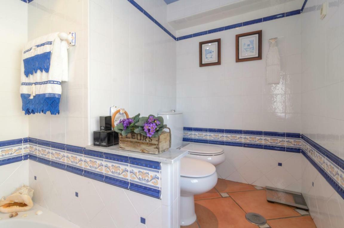 Habitaciones En Casa Centrica Con Piscina Almuñécar Eksteriør billede